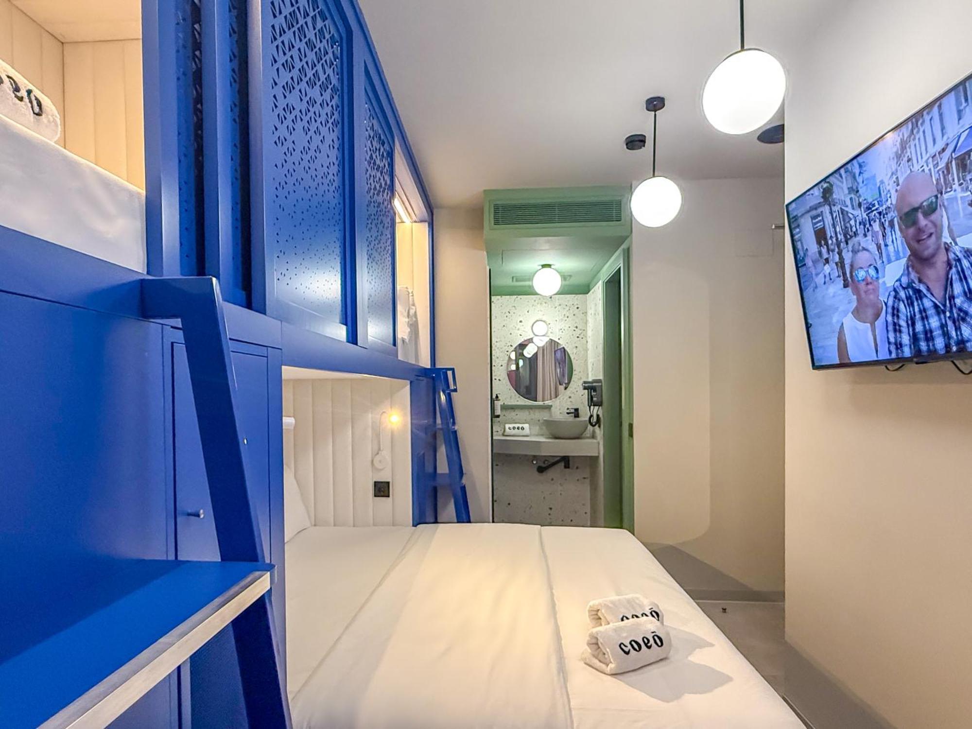 Coeo Hernan Ruiz Rooftop Pool Hostel Málaga Rum bild